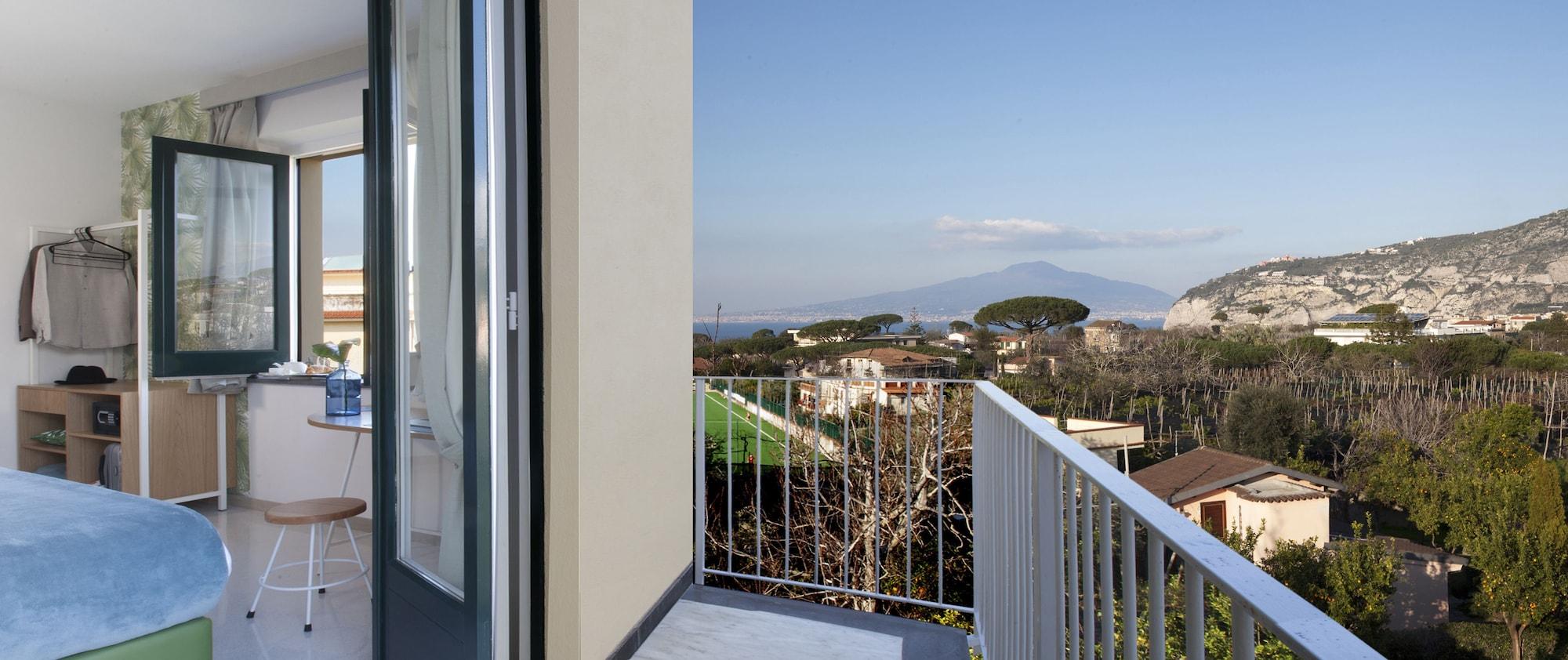 Unconventional Sorrento Coast Hotel Sant'Agnello Exterior photo