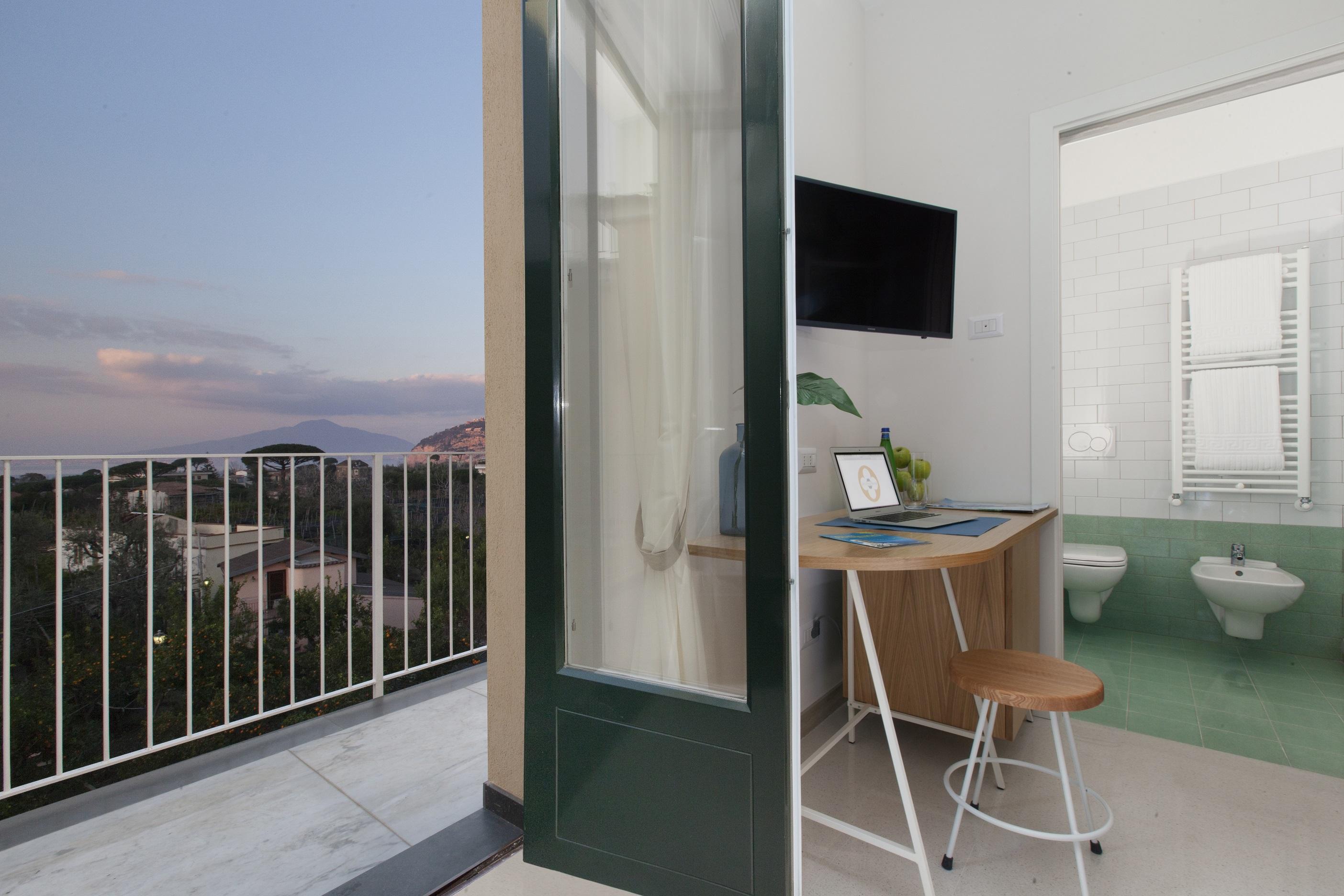 Unconventional Sorrento Coast Hotel Sant'Agnello Exterior photo