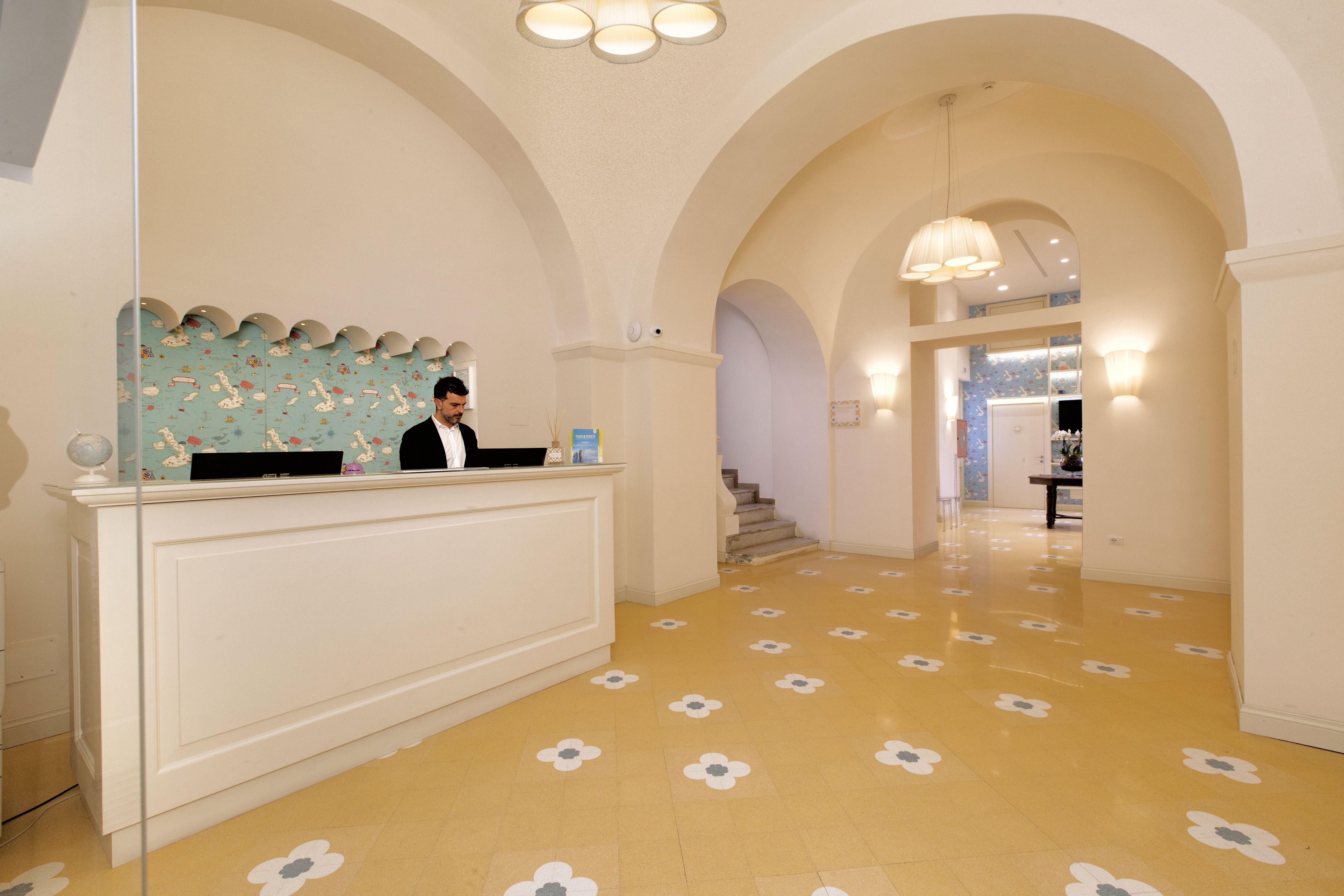 Unconventional Sorrento Coast Hotel Sant'Agnello Exterior photo