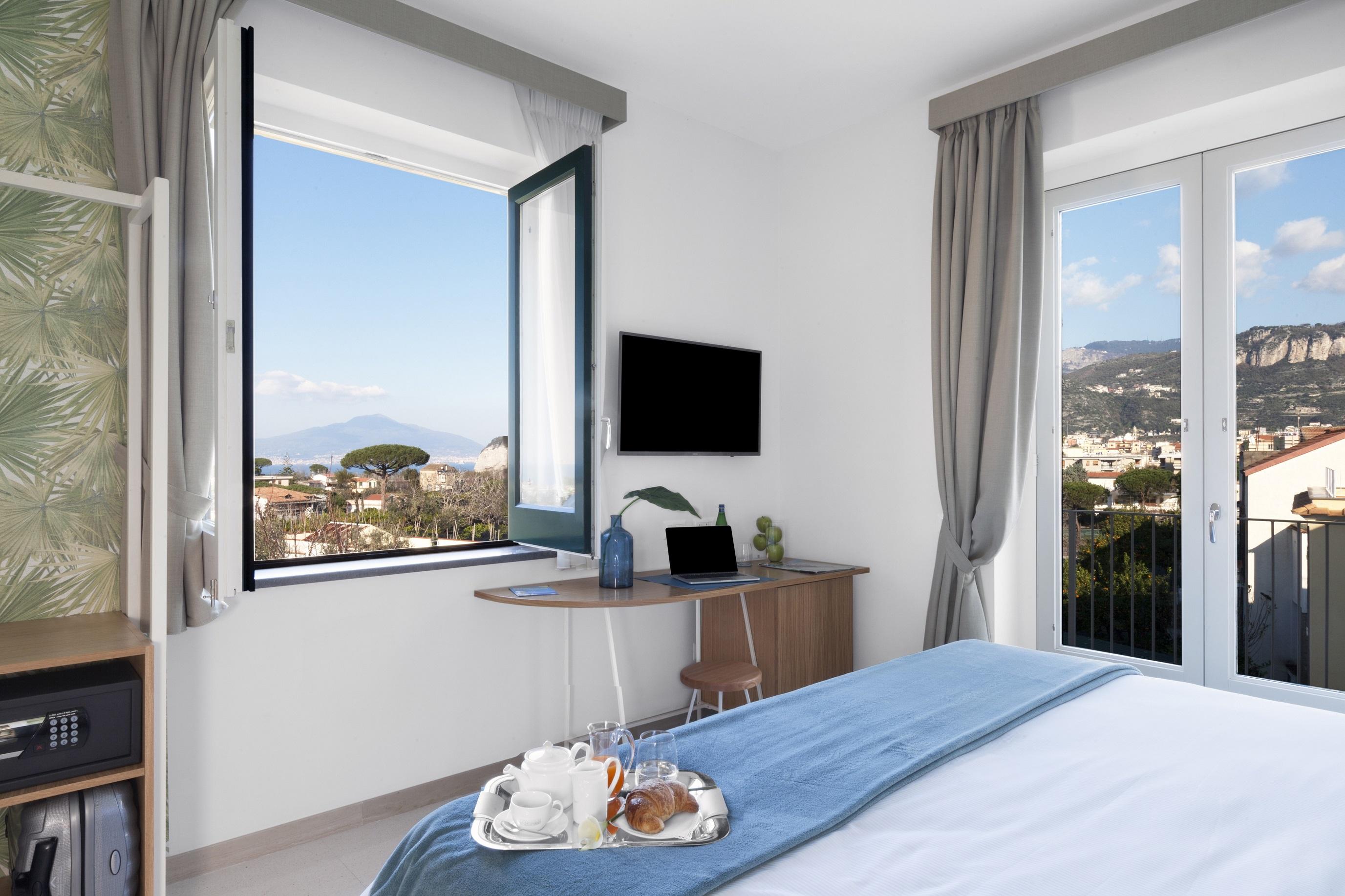 Unconventional Sorrento Coast Hotel Sant'Agnello Exterior photo