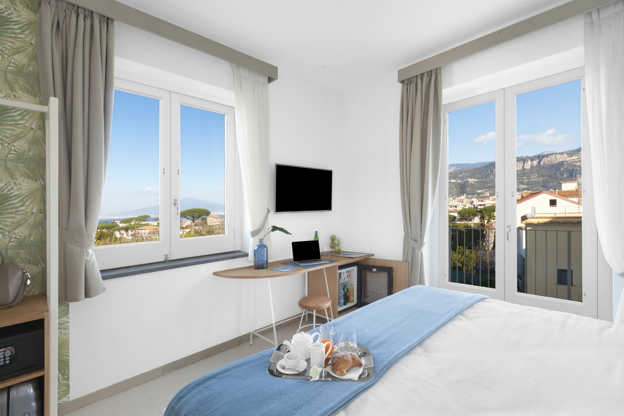 Unconventional Sorrento Coast Hotel Sant'Agnello Exterior photo